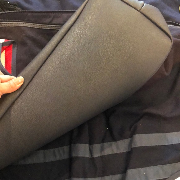 🎉HP🎉Tommy Hilfiger Travel Bag - Picture 12 of 16
